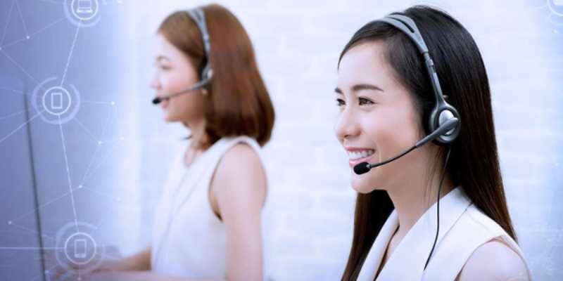 Live chat là cách liên hệ đơn giản có sẵn trên website